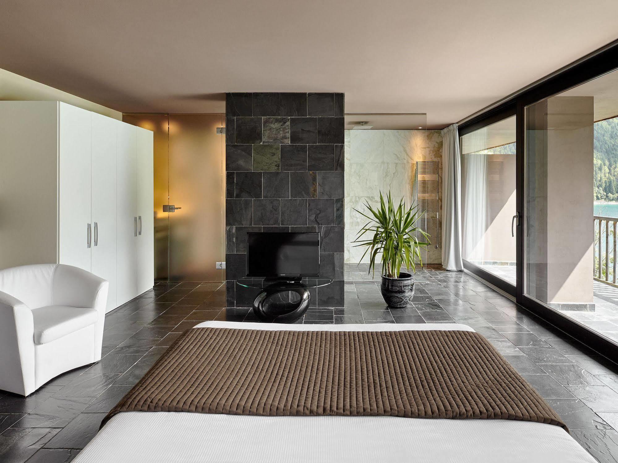 Maanja Lake Front Suite Lateis Extérieur photo